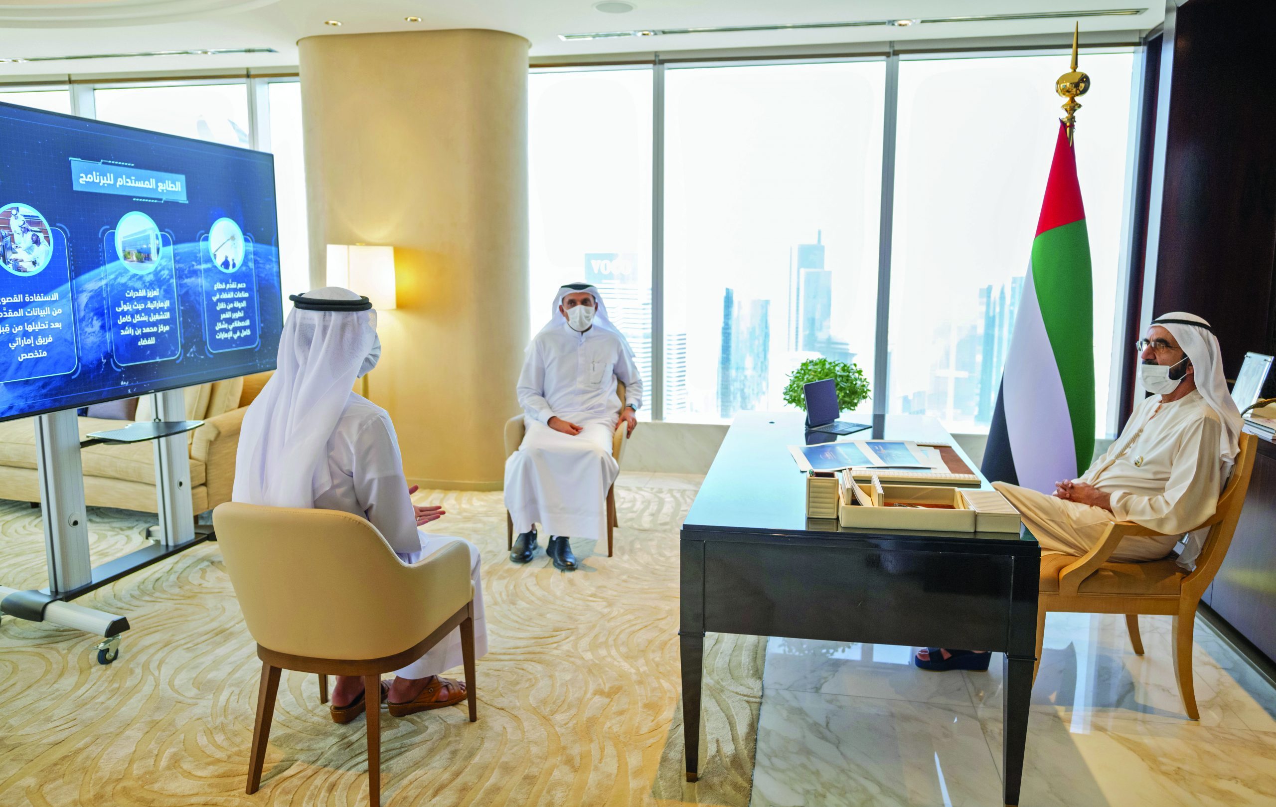 ظ…ط­ظ…ط¯ ط¨ظ† ط±ط§ط´ط¯ ظٹط¹ظ„ظ† ط¨ط¯ط، ط§ظ„ط¹ظ…ظ„ ط¹ظ„ظ‰ طھط·ظˆظٹط± ظˆط¨ظ†ط§ط، ط«ط§ظ†ظٹ ظ‚ظ…ط± ط§طµط·ظ†ط§ط¹ظٹ ط¹ظ„ظ‰ ظٹط¯ ظپط±