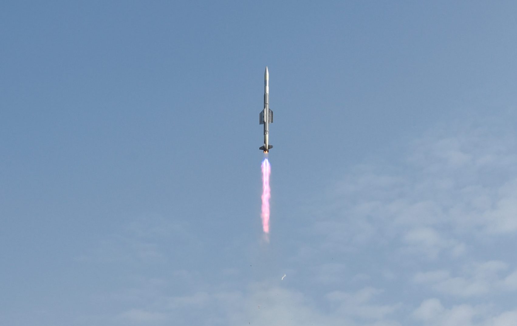 VL-SRSAM_being_tested_from_vertical_launch_system