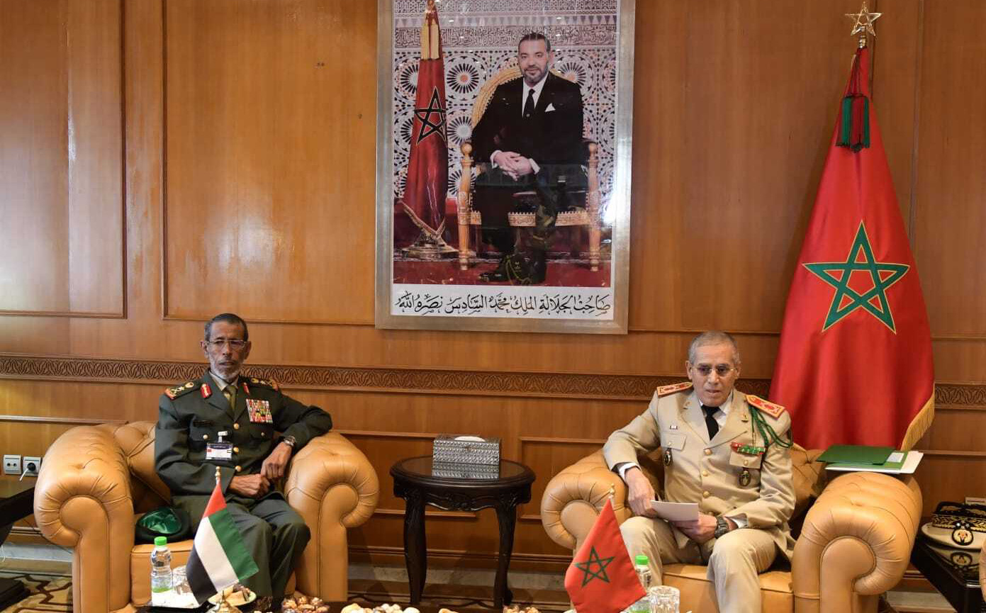 الرباط في 20 أكتوبر / وام /  التقى معالي الفريق الركن حمد محمد ثاني الرميثي رئيس أركان القوات المسلحة والوفد المرافق له معالي عبد اللطيف لوديي الوزير المنتدب لدى رئيس الحكومة المكلف بإدارة الدفاع الوطني في المملكة المغربية.
     كما التقى معالي الفريق الركن حمد محمد ثاني الرميثي، الفريق أول بلخير الفاروق المفتش العام للقوات المسلحة الملكية وقائد المنطقة العسكرية الجنوبية في المملكة المغربية.
     وجرى خلال اللقاءين استعراض علاقات التعاون بين دولة الإمارات والمملكة المغربية وجوانب تفعيلها وتطويرها بما يخدم المصلحة المشتركة، إضافة إلى سبل تعزيز وتنمية العلاقات ذات الصلة بالمجالات العسكرية والدفاعية بين البلدين الشقيقين.
 - مل -