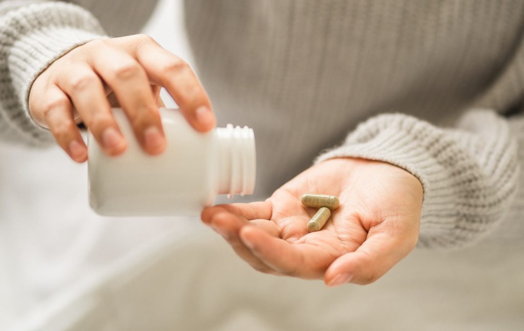 How excessive vitamin C intake affects the kidneys Aljundi Journal