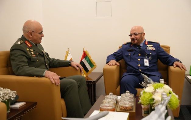 أبوظبي في 21 فبراير/ وام/  استقبل سعادة اللواء الركن طيار إبراهيم ناصر محمد العلوي قائد القوات الجوية والدفاع الجوي، في مكتبه بمعرض “ آيدكس 2023 ” اليوم، - كلاً على حدة - الفريق ديموكريوس زيرفاكيس رئيس أركان الحرس الوطني لجمهورية قبرص والسيد روي ميسكويتا وزير منتجات الدفاعية في وزارة الدفاع البرازيلية والعقيد فرنادو دي الميدا لوبيس محلق دفاع البرازيل والفريق أنطونيو فيريرا دي لما جونيور مدير إدارة الترويج التجاري البرازيلية والسيد ايريك ترايير الرئيس والمدير التنفيذي لشركة DASSAULT AVIATION .
      تم خلال اللقاءات مناقشة عدد من المواضيع ذات الاهتمام المشترك.
 - مل - 