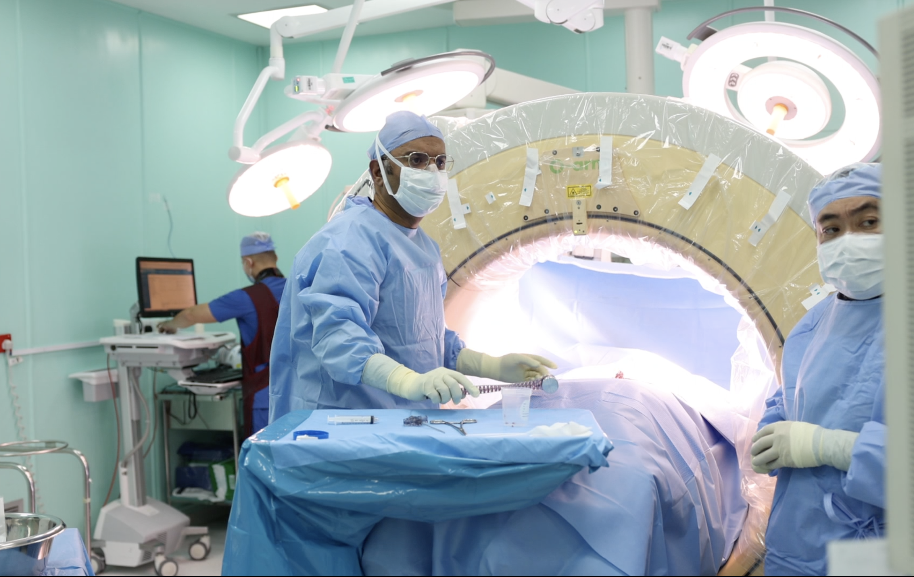 الدكتور عادل المروي صورة