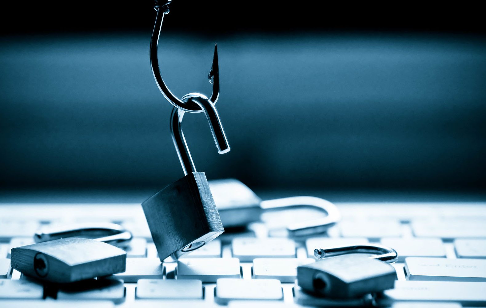 Computer threat / Phishing attack computer system