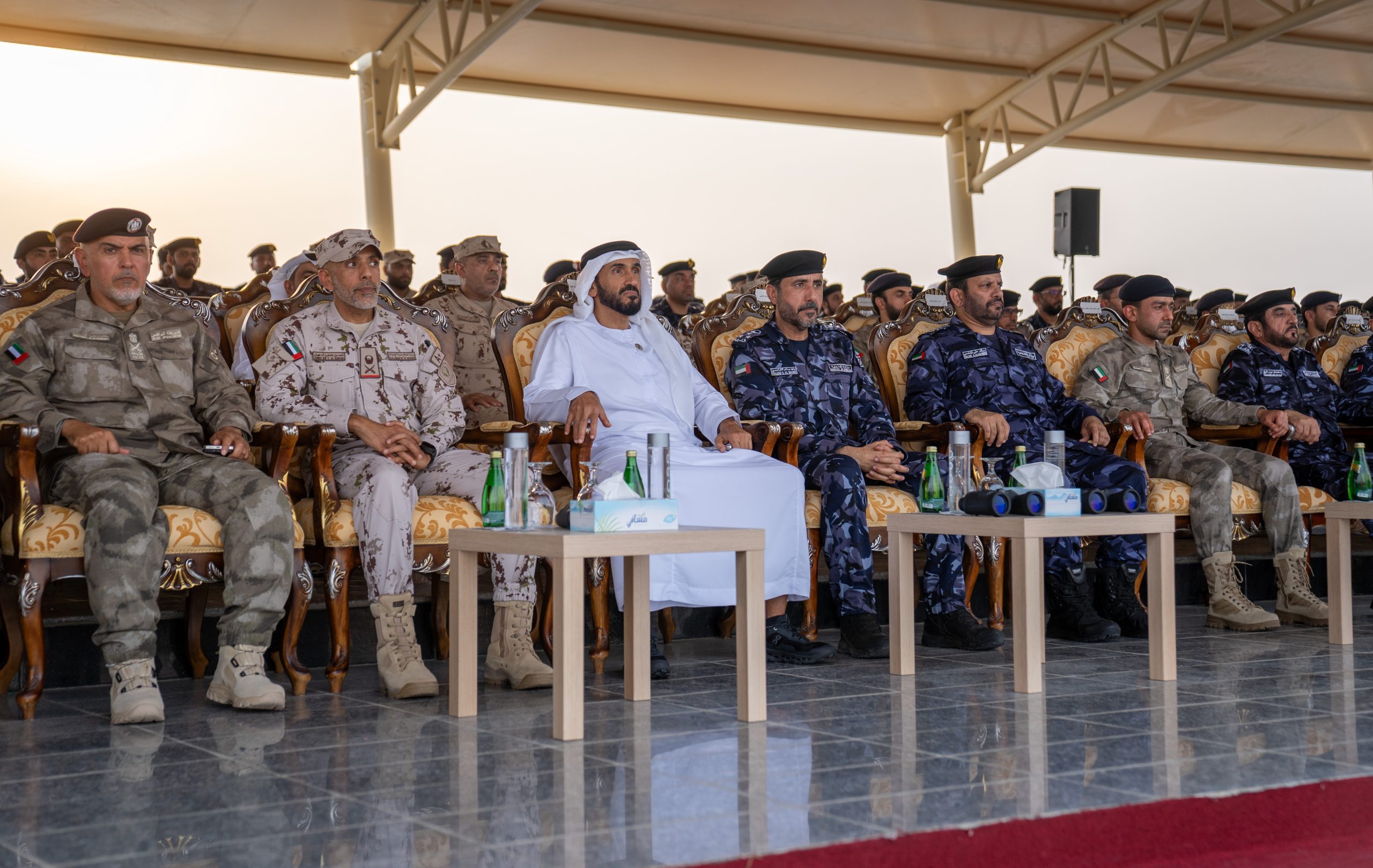 نهيان بن زايد يشهد حفل تخريج مجندي الخدمة الوطنية الملتحقين بوزارة الداخلية