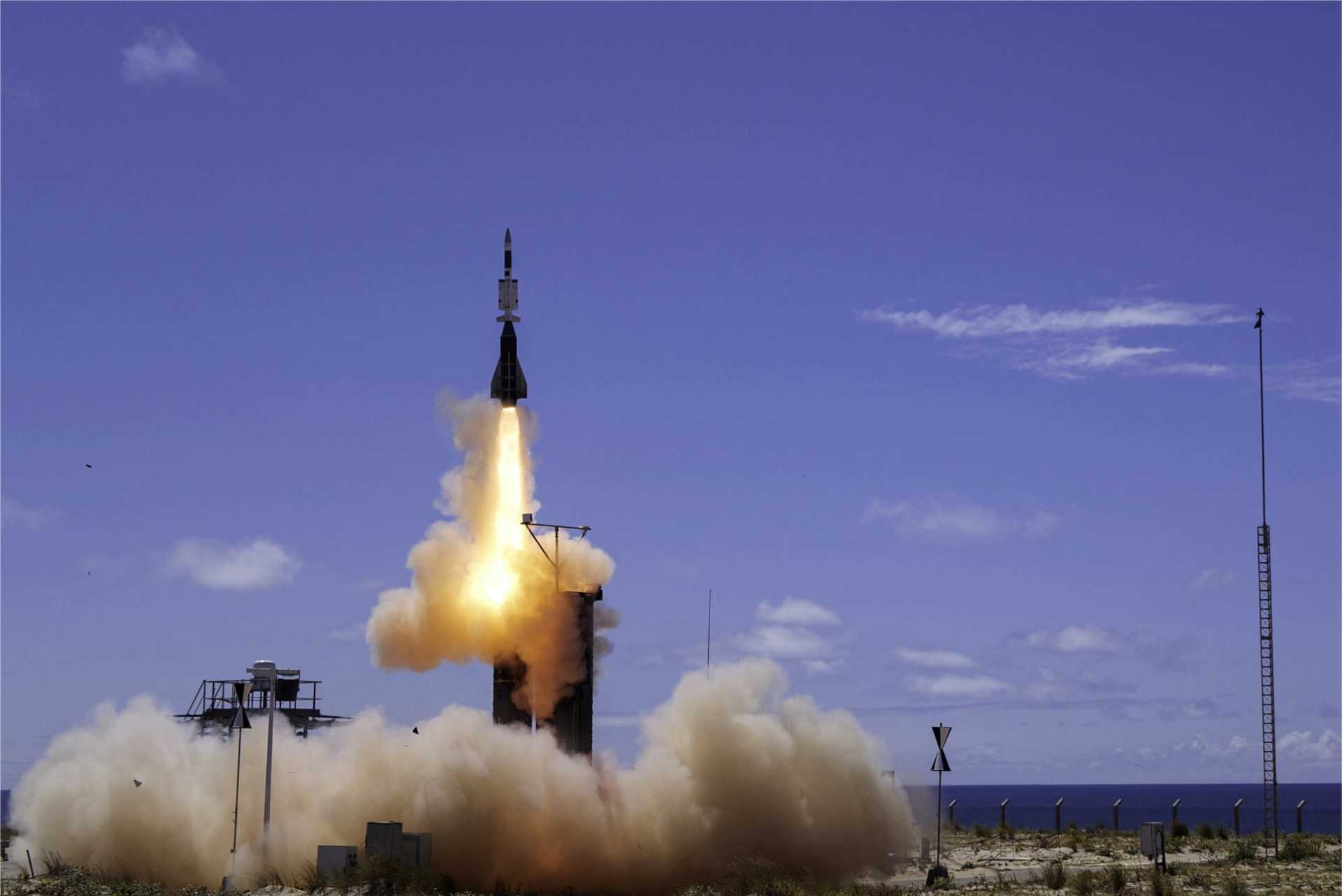 Eurosam_new_Aster_B1NT_missile_proves_long-range_air_defense_capability_with_second_successful_live-firing_test_1920_001