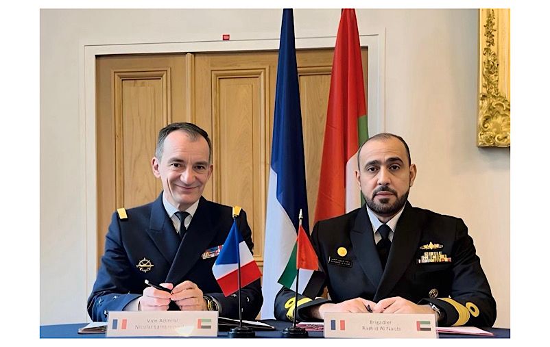 الإمارات وفرنسا تبحثان تعزيز التعاون البحري العسكري802