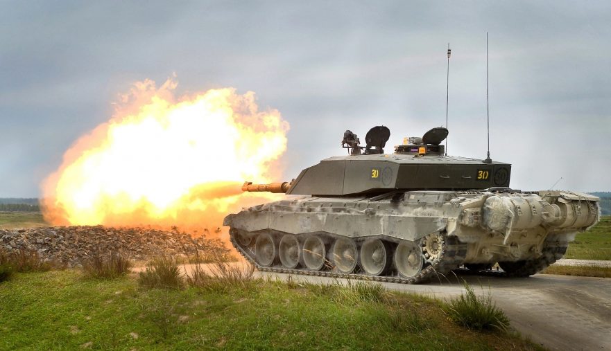 بريطانيا ترصد مليار دولار لتطوير دبابات تشالنجر - 2