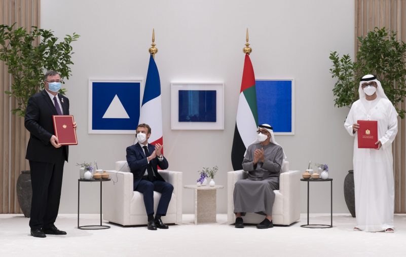 DUBAI, UNITED ARAB EMIRATES - December 03, 2021: HH Sheikh Mohamed bin Zayed Al Nahyan, Crown Prince of Abu Dhabi and Deputy Supreme Commander of the UAE Armed Forces (2nd R) and HE Emmanuel Macron, President of France (3rd R), witness an MOU signing ceremony. Seen with HE Dr Sultan Ahmed Al Jaber UAE Minister of Industry and Advanced Technology Chairman of Masdar and CEO of ADNOC Group (R) and Patrick Pouyanné, CEO of Total (L).


( Mohamed Al Hammadi / Ministry of Presidential Affairs )
---