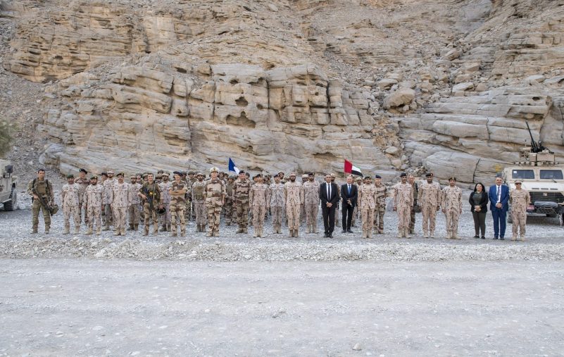 Dans le cadre de l'exercice Diia al jabal , le 27 bataillon de chasseurs alpin a réalisé conjointement avec les forces militiare Emiriennes ,une demonstration de leur savoir faire lors d'une journée VIP DAY. En présence d'ALINDIEN , l'Amiral Jacques Fayard et du CEMAT Emirien.